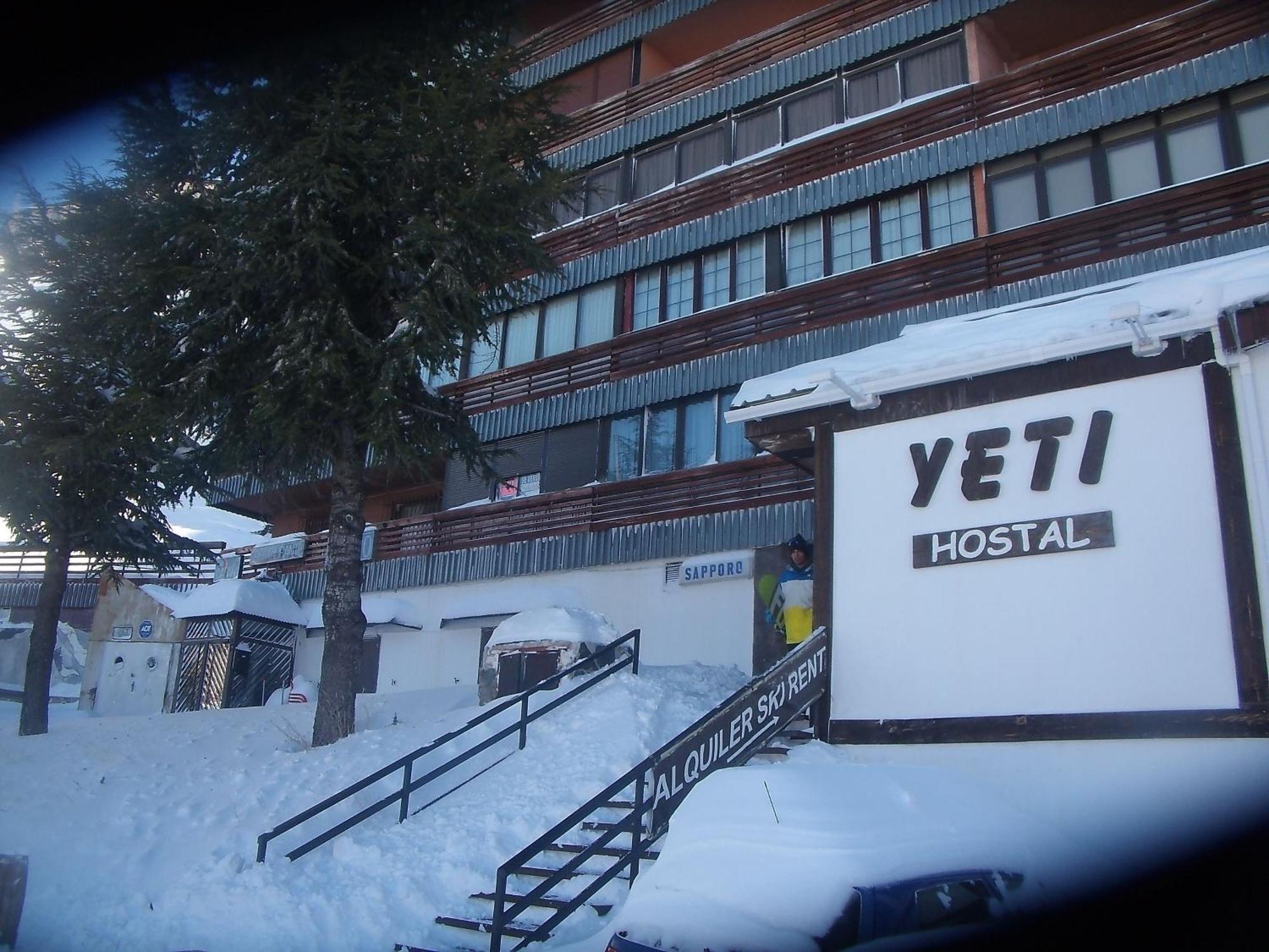 Hostal Yeti Sierra Nevada Exterior photo